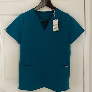 Figs - Scrub Top